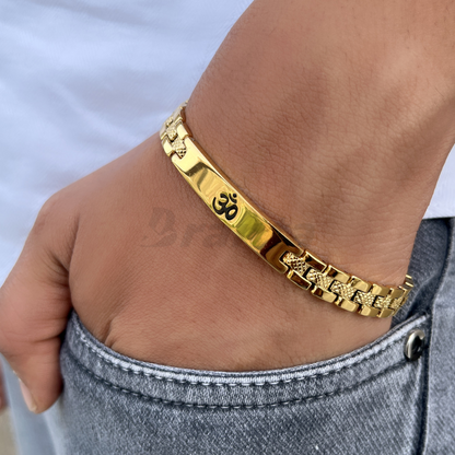 Shiny Om Loose Gold Bracelet For Men (8 Inch)