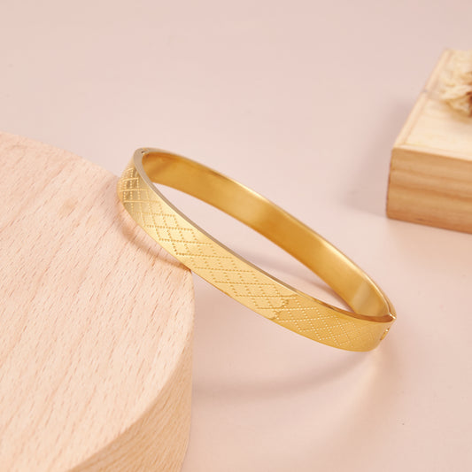 Cross-Line Dot Pattern Gold-Plated Bracelet For Men ( 7 Inch )