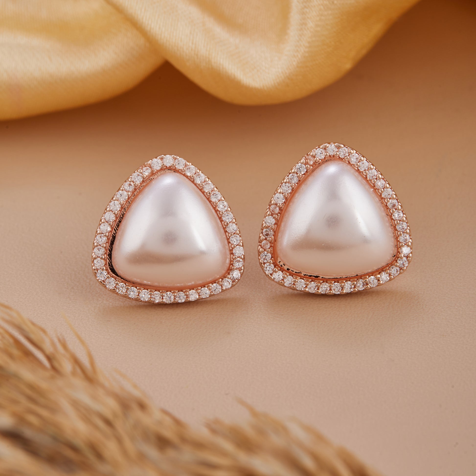 Pear stud Earrings