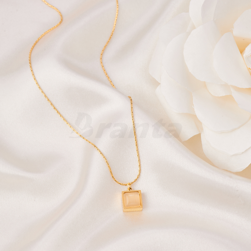 Gold Shell Rectangle Pendant Necklace (Dark) – Clayrious