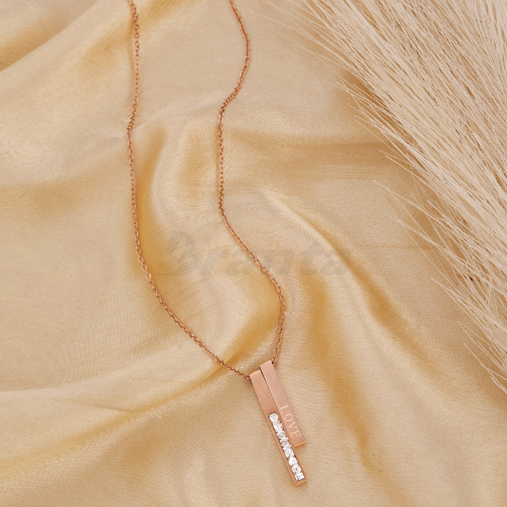 rose gold diamond necklace