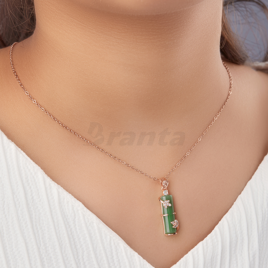 pendant necklace