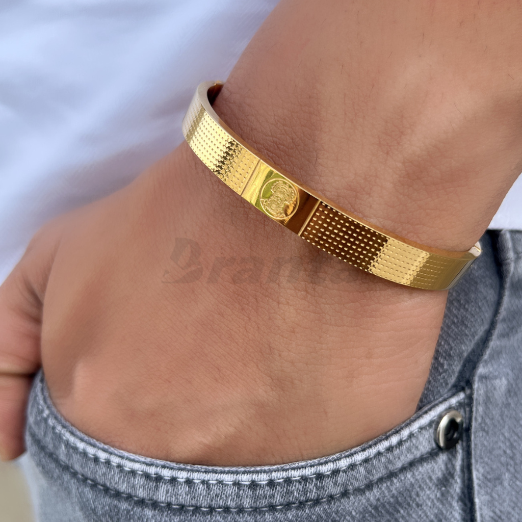 Hanuman Men's Gold Bracelet With Dotted Pattern