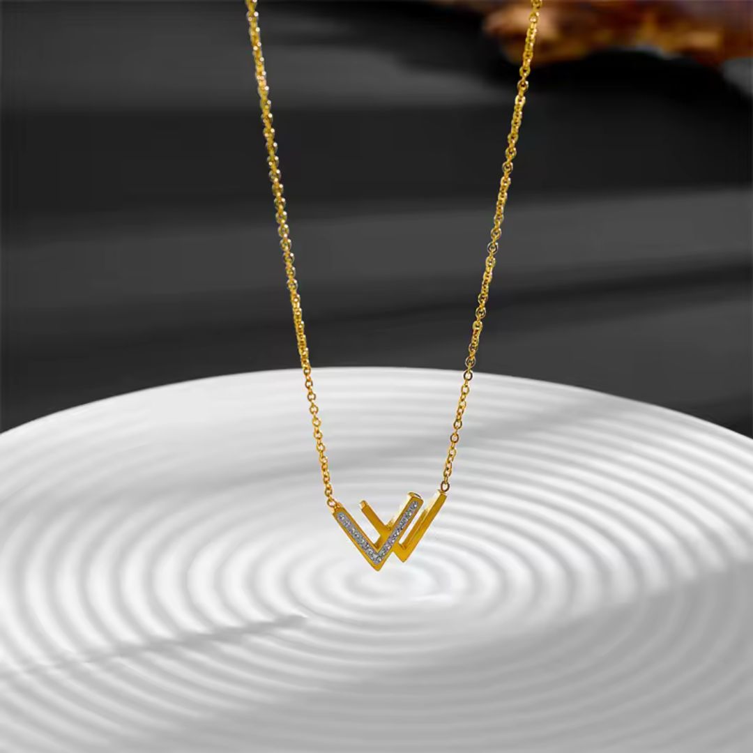 Letter W Party Diamond Pendant Necklace