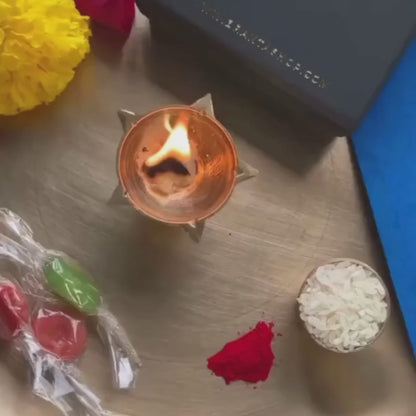 Premium Om Loose Gold Bracelet For Men With Black Line Pattern (8 Inch)