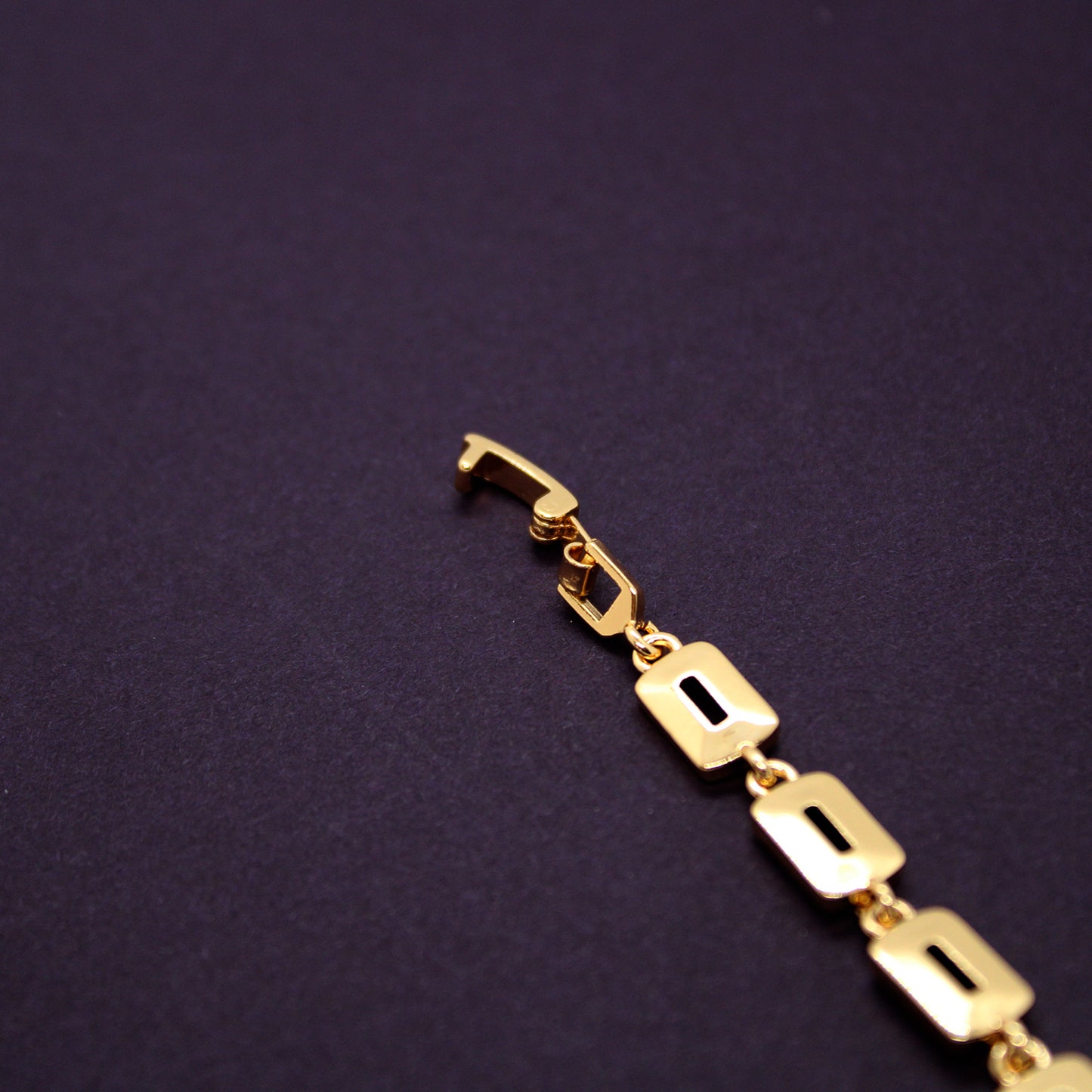 Luxurious Gold Radiant Diamond Bracelet For Women
