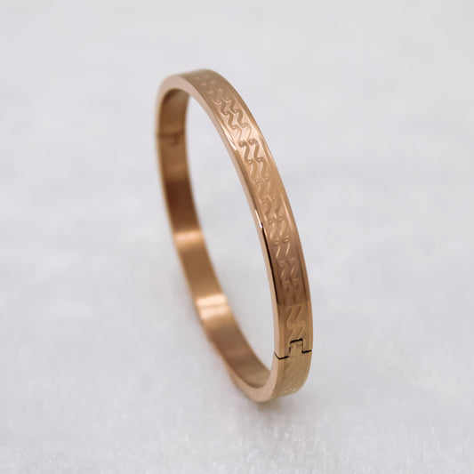 Curved Line Pattern Rose Gold Bracelet For Women