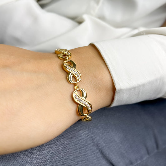 Luxurious Infinity Diamond Bracelet For Women
